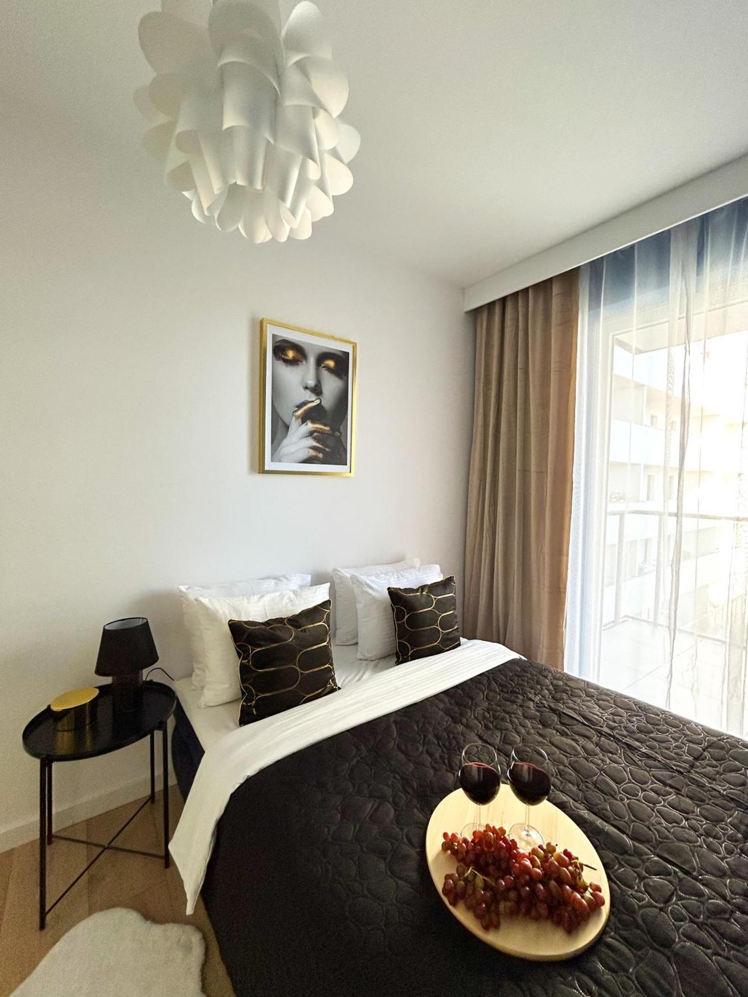 Lumina Stylish 3-Room Apart With Balcony Lodz  Ngoại thất bức ảnh